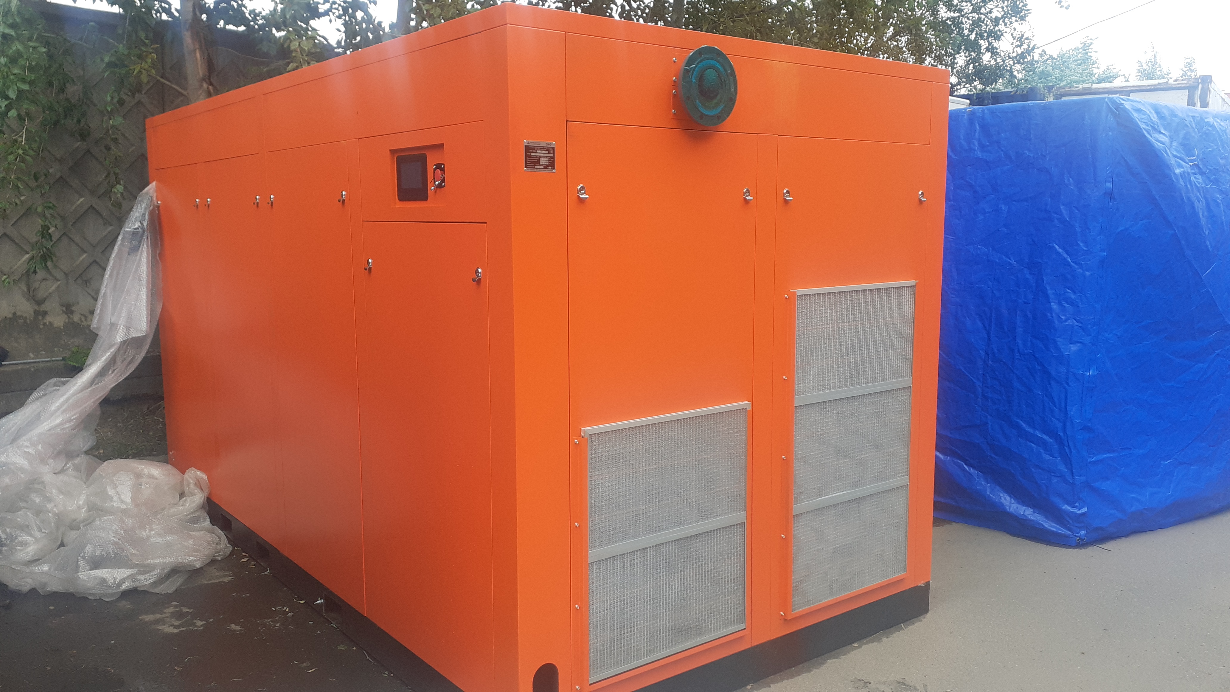 Станция компрессорная электрическая с частотным регулированием ЗИФ-СВЭ-64/0,7 ШМЧ